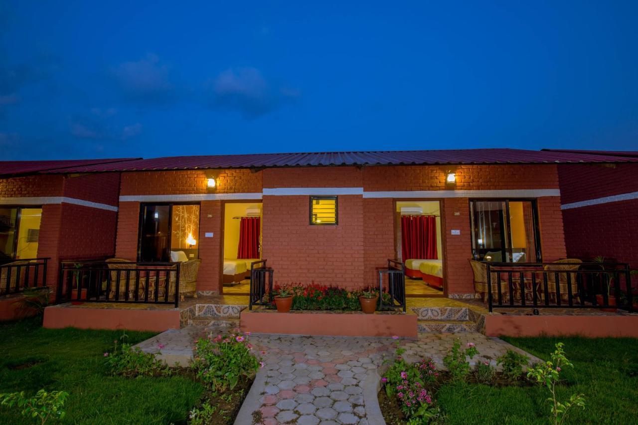 Vision Safari Pvt Ltd Ξενοδοχείο Sauraha Εξωτερικό φωτογραφία