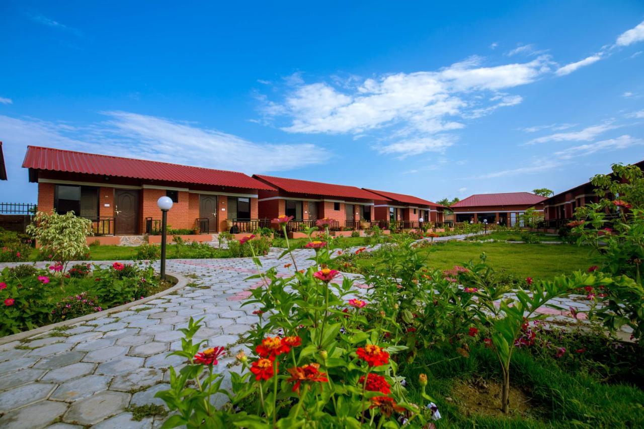 Vision Safari Pvt Ltd Ξενοδοχείο Sauraha Εξωτερικό φωτογραφία