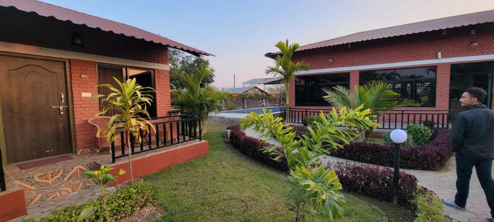 Vision Safari Pvt Ltd Ξενοδοχείο Sauraha Εξωτερικό φωτογραφία