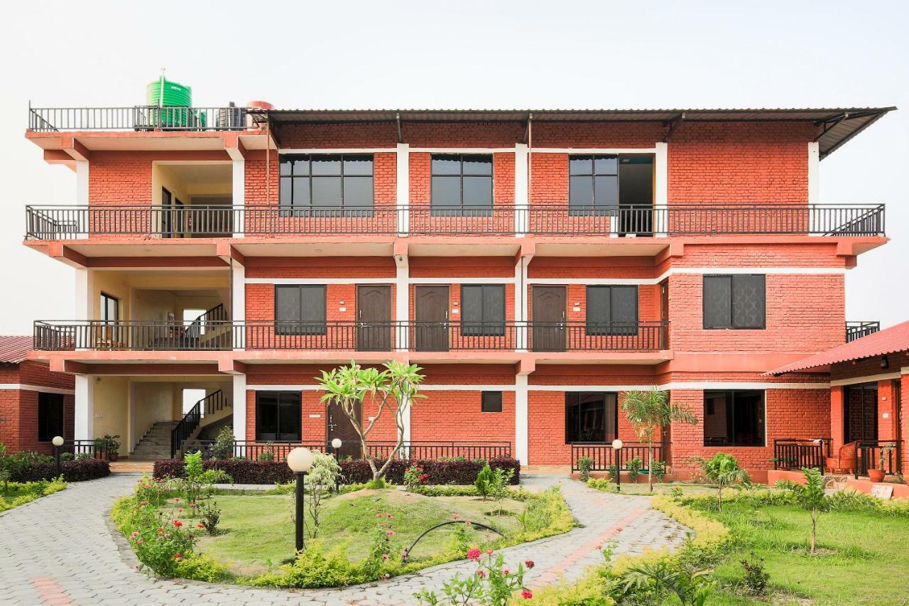 Vision Safari Pvt Ltd Ξενοδοχείο Sauraha Εξωτερικό φωτογραφία